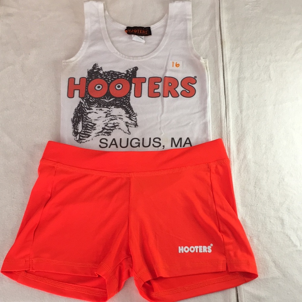 B37 #16 Hooters Girl Worn Tank and New Shorts from Saugus MA Size XS/XS-A